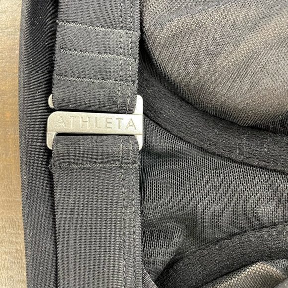 Athleta Swim Top size 40 B/C - Picture 4 of 5